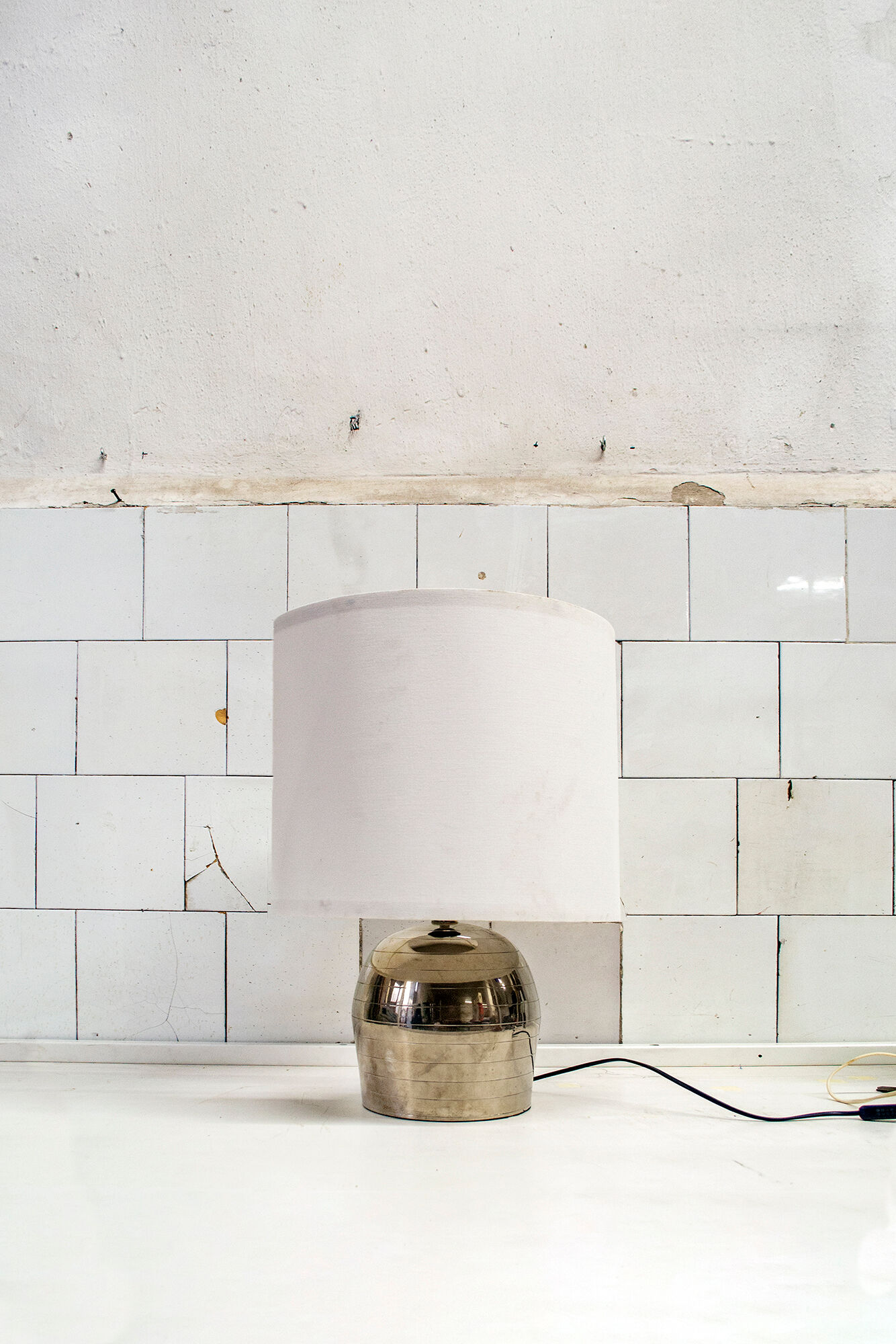 Chromed metal table lamp anni '70 italia