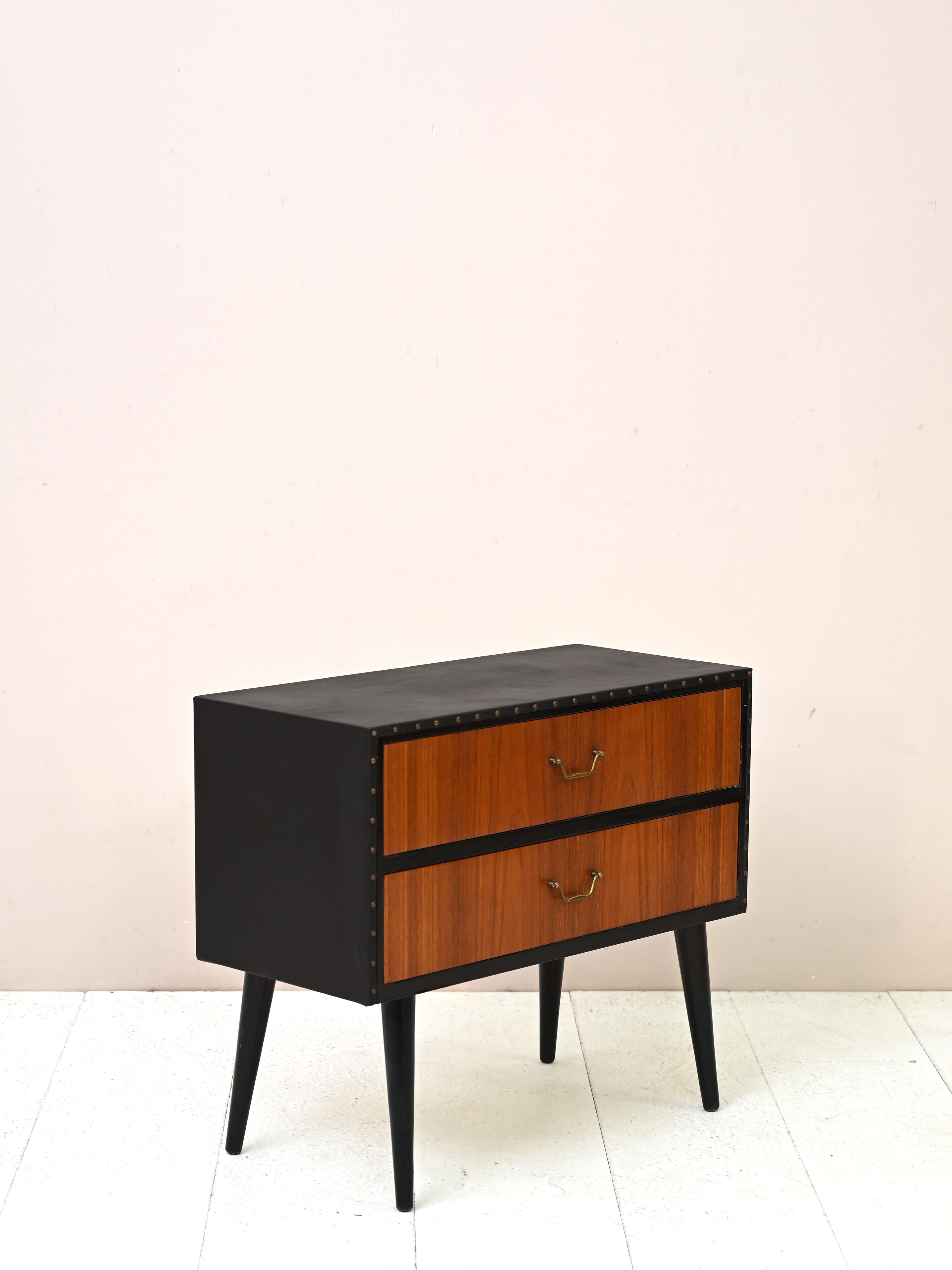 Vintage chest of drawers