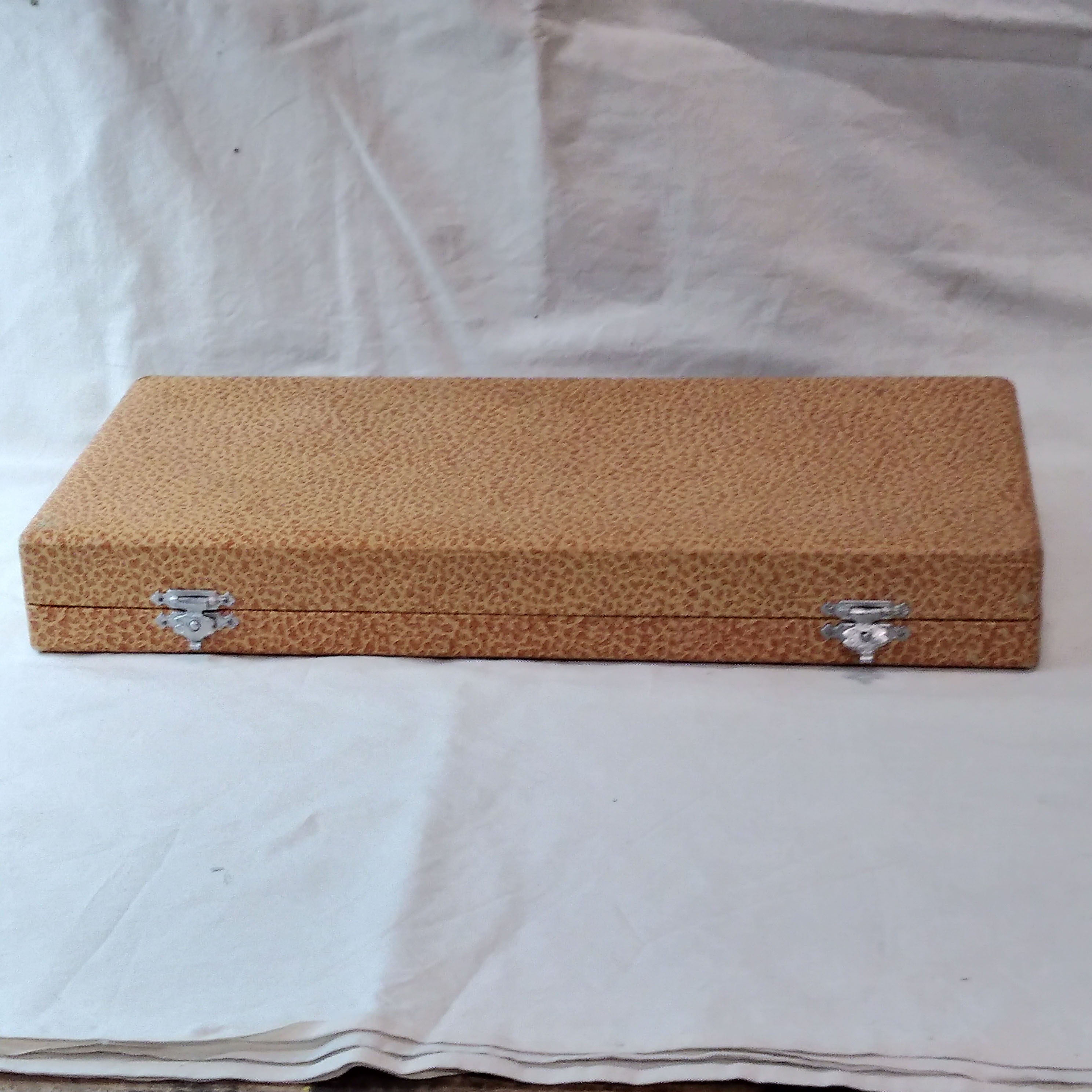 Silver metal salad cutlery