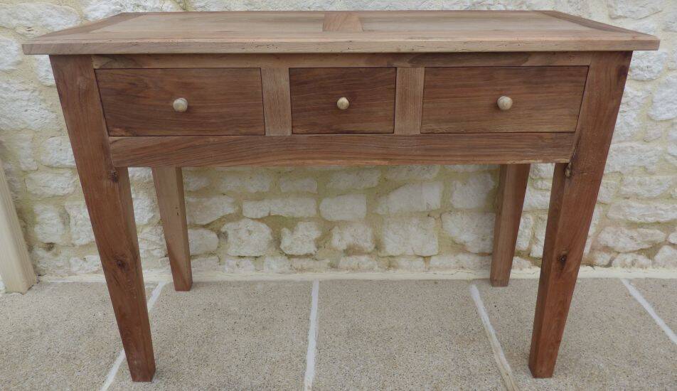 Console in solid walnut with a natural finish, featuring three drawers with a belt.
