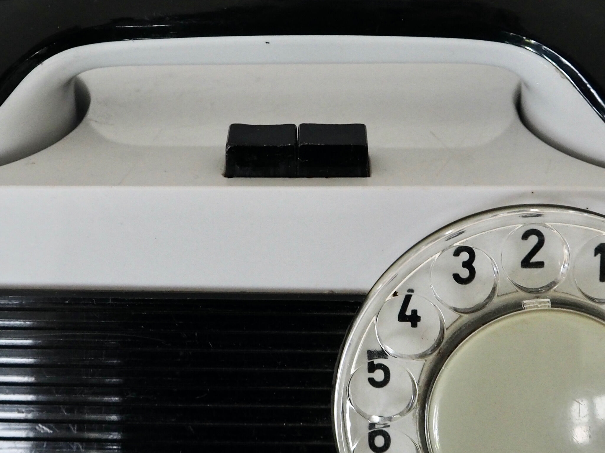 Téléphone rotatif « Tesla » des années 1970
