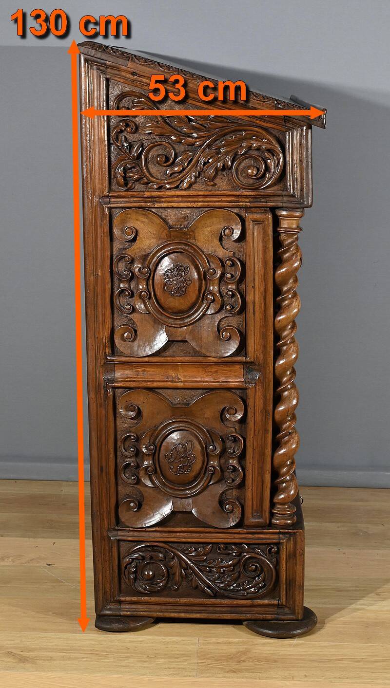 Oratory in solid walnut, Neo-Gothic Renaissance style – Late 19th century