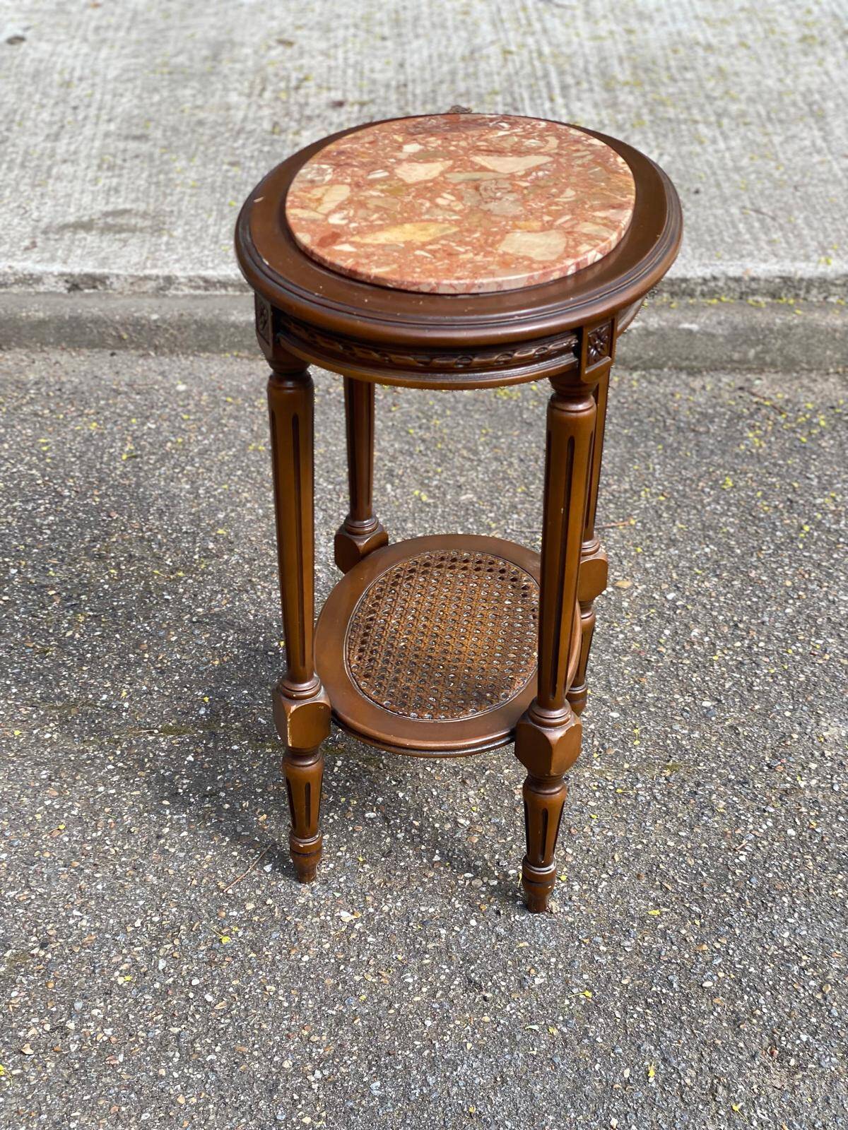 Oval Louis XVI gueridon carved in solid cherry wood with pink marble.