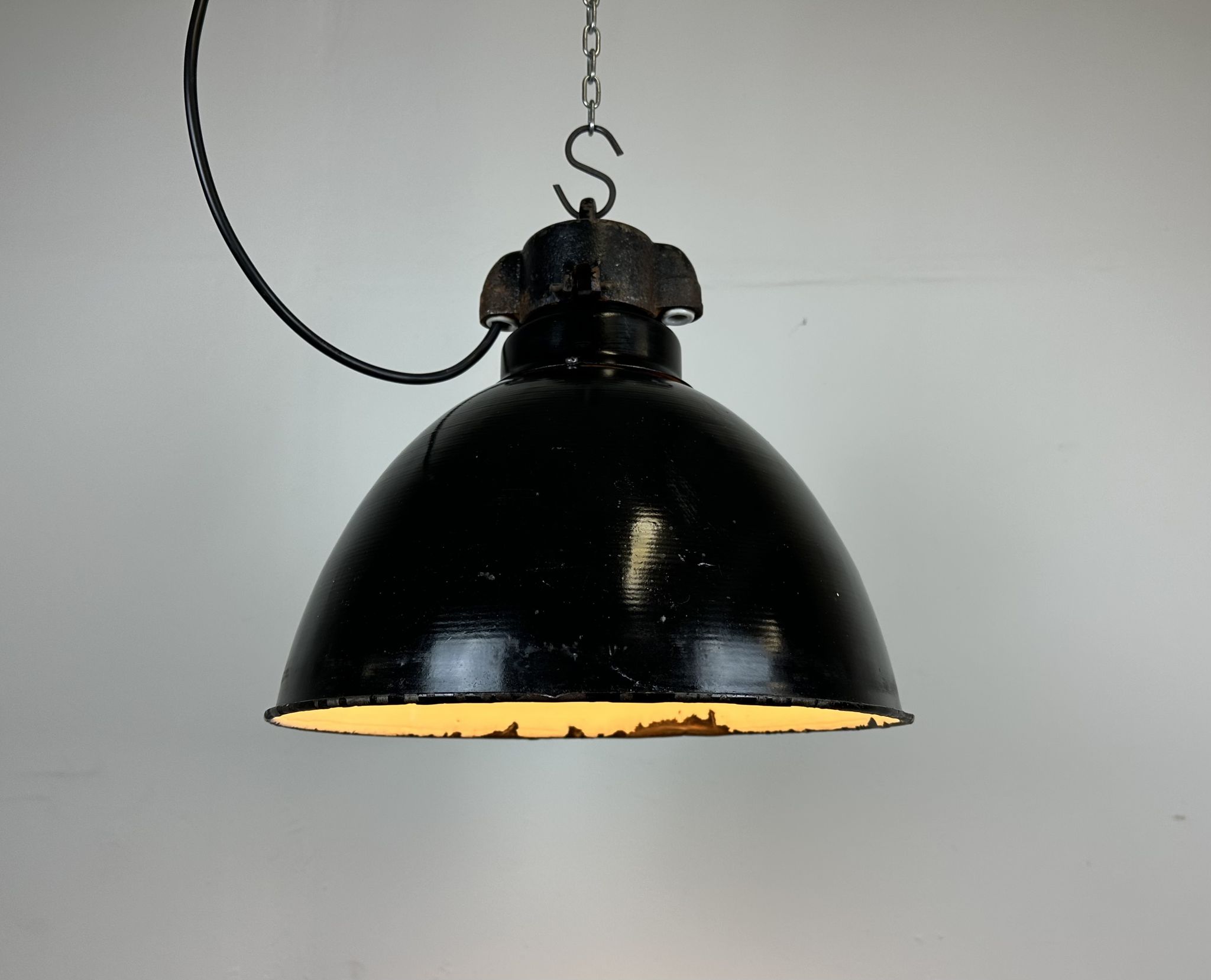 Industrial Bauhaus Black Enamel Pendant Lamp, 1930s