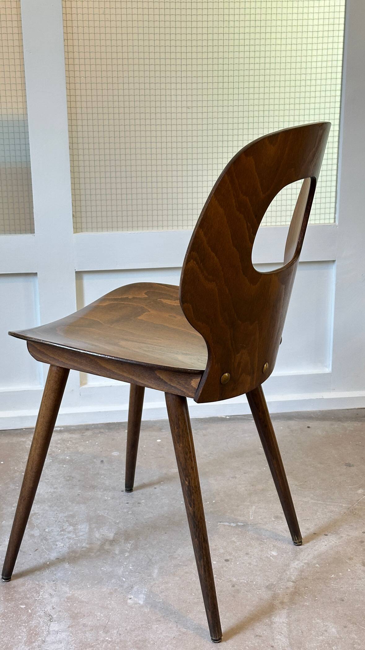 Paire de chaises Baumann modèle "Oeil" distribution Henri Julien