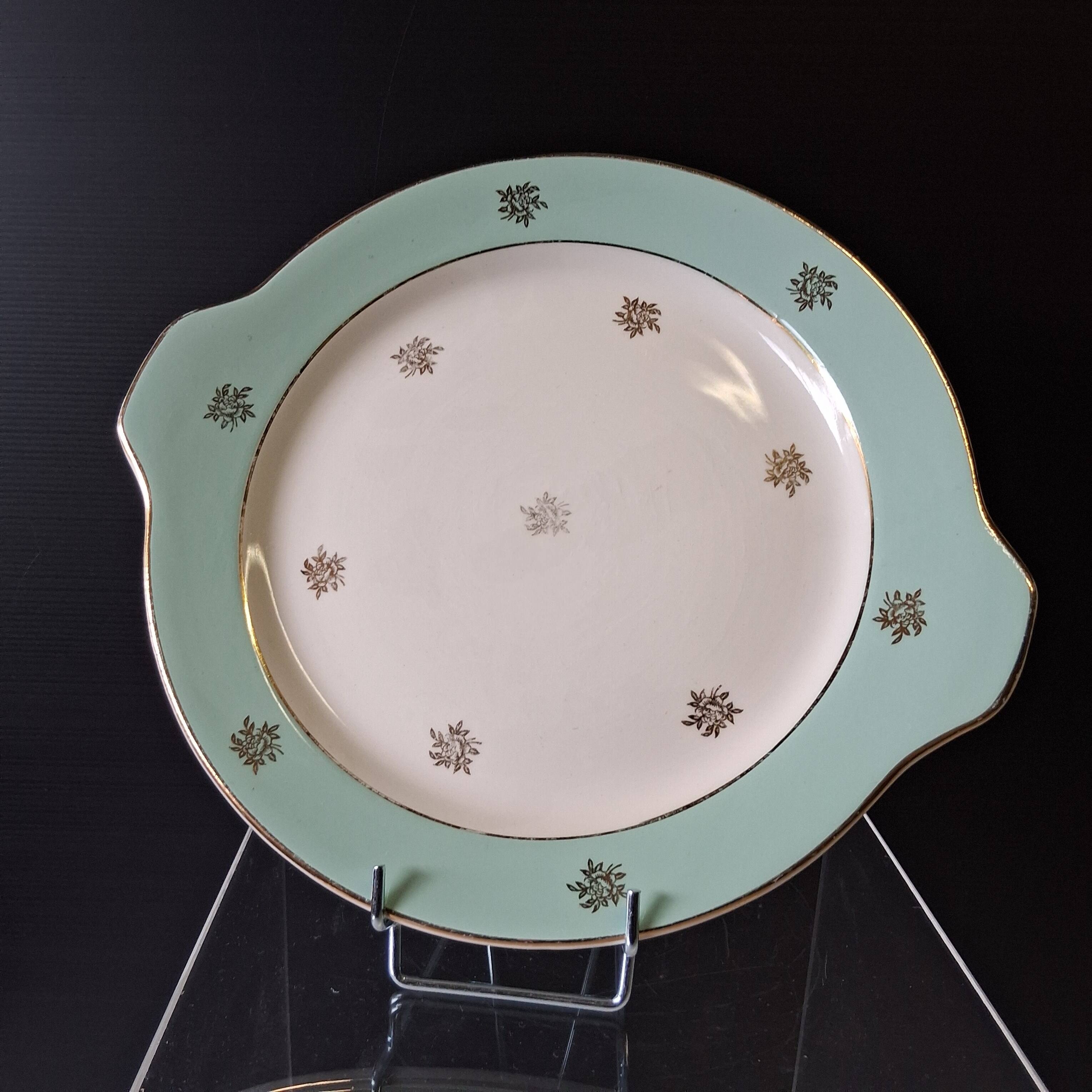 Pie dish with ears from Moulin des Loups in good condition.