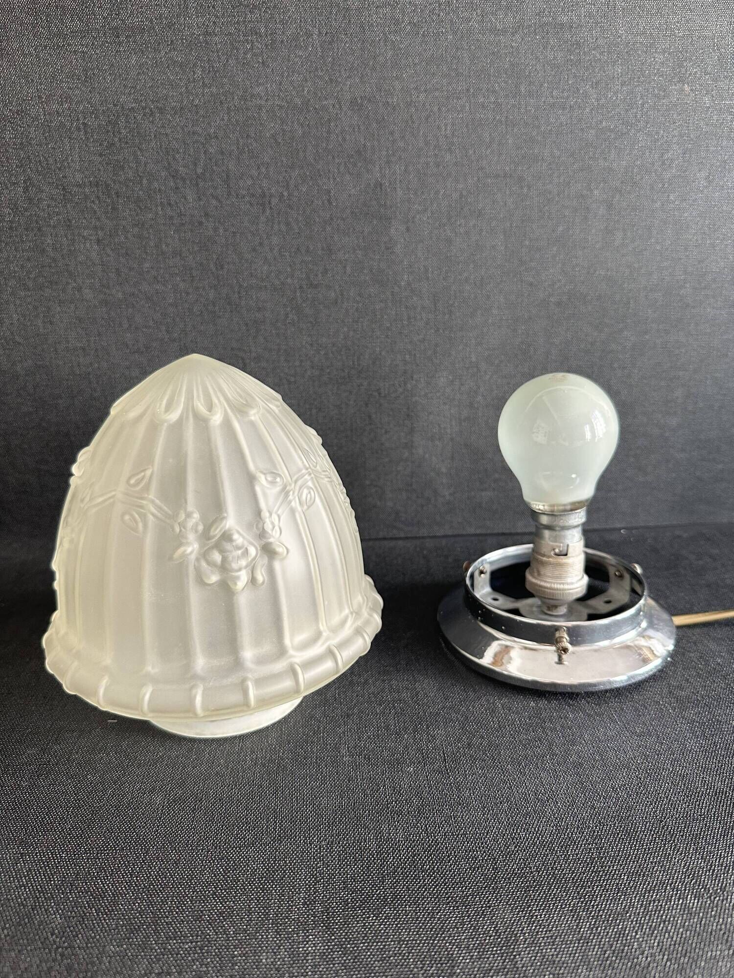 Small table lamp or Art Deco ceiling light from the 1930s in frosted glass.