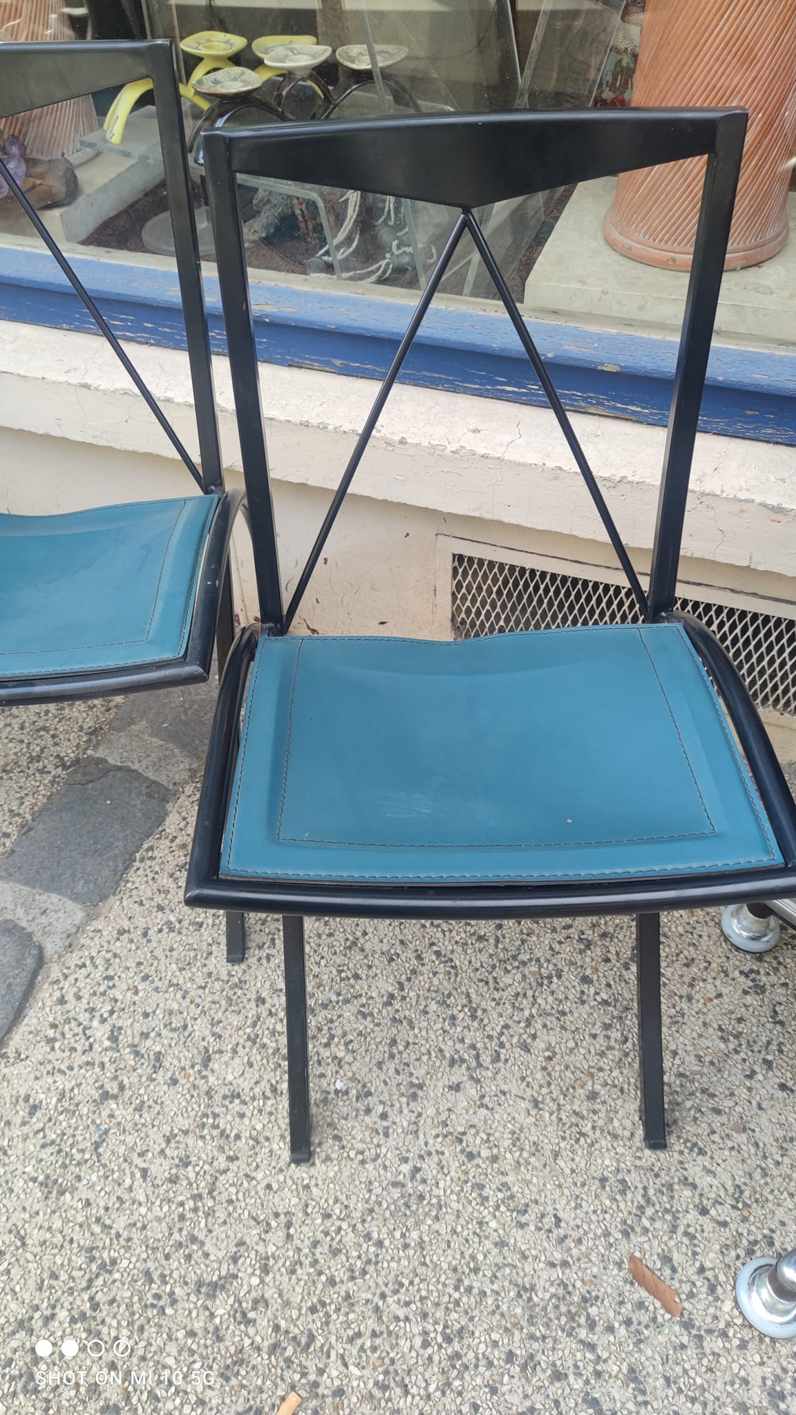 5 Bella folding chairs in steel and petrol blue leather by Maison Cattelan