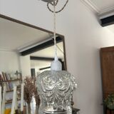 Joli lustre globe en verre