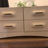 Plastic chest of drawers