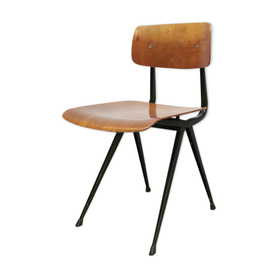 Chaise d'école Result par Friso Kramer 1ère édition