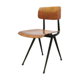 Chaise d'école Result par Friso Kramer 1ère édition