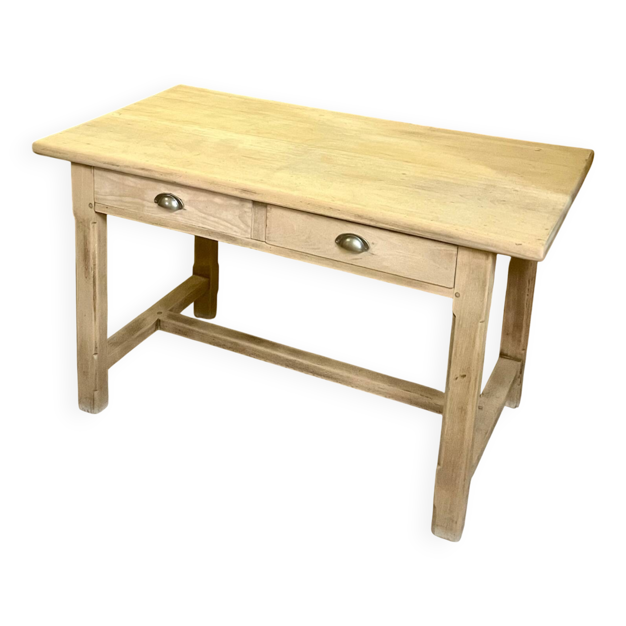 Old farmhouse table in raw solid oak, 2 drawers, seats 6 people.