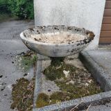 Reconstituted stone basin planter