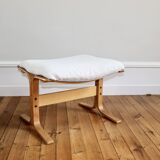 Pair of vintage Scandinavian lounge chairs and Relling ottoman, Sie model