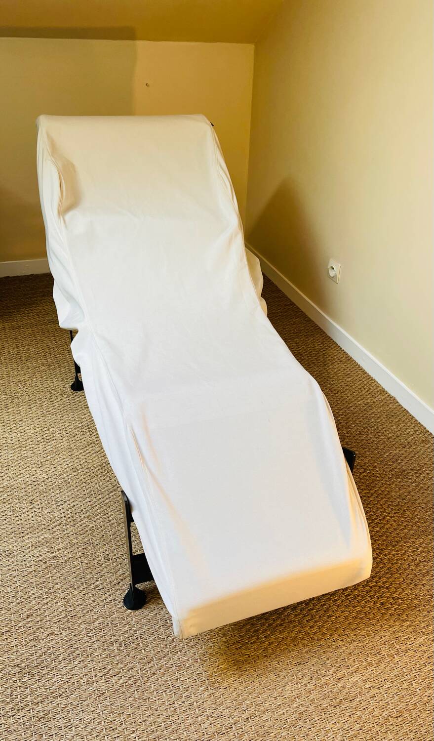 Magnifique LC4 Cassina/Vuitton en hommage à Charlotte Perriand