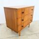Commode scandinave 3 tiroirs en chêne, boutons noirs — années 60