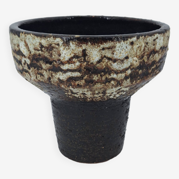 Modernist brutalist standing vase chamotte stoneware shaded brown, ocher, ivory Scandinavian design 1970