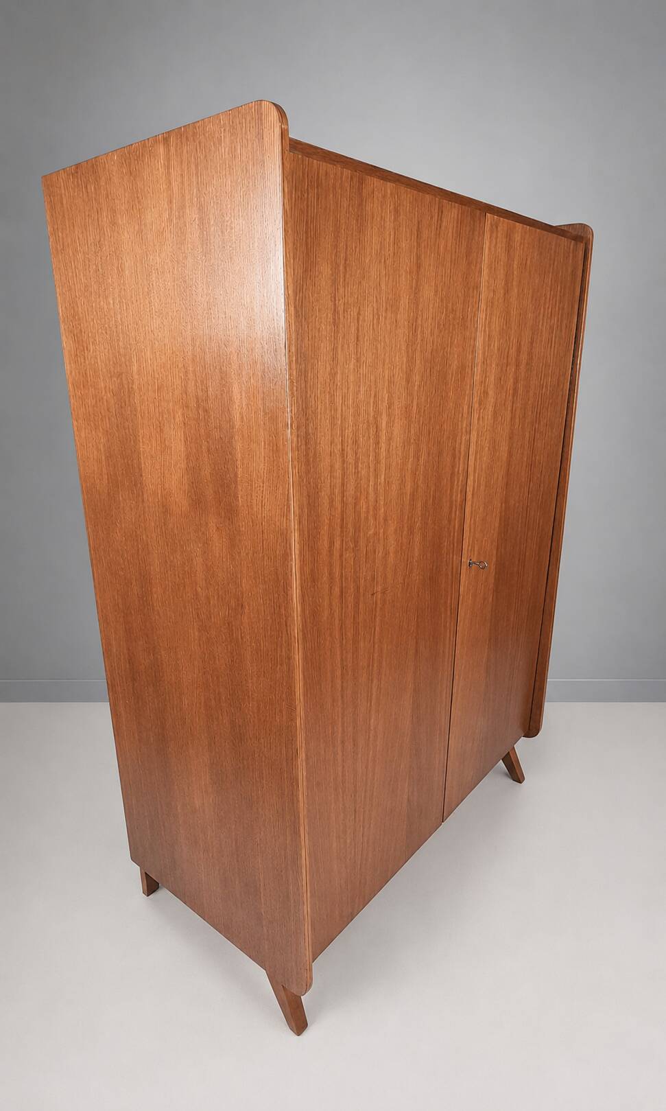 Garde-robe vintage par Tatra Nabytok, années 1970