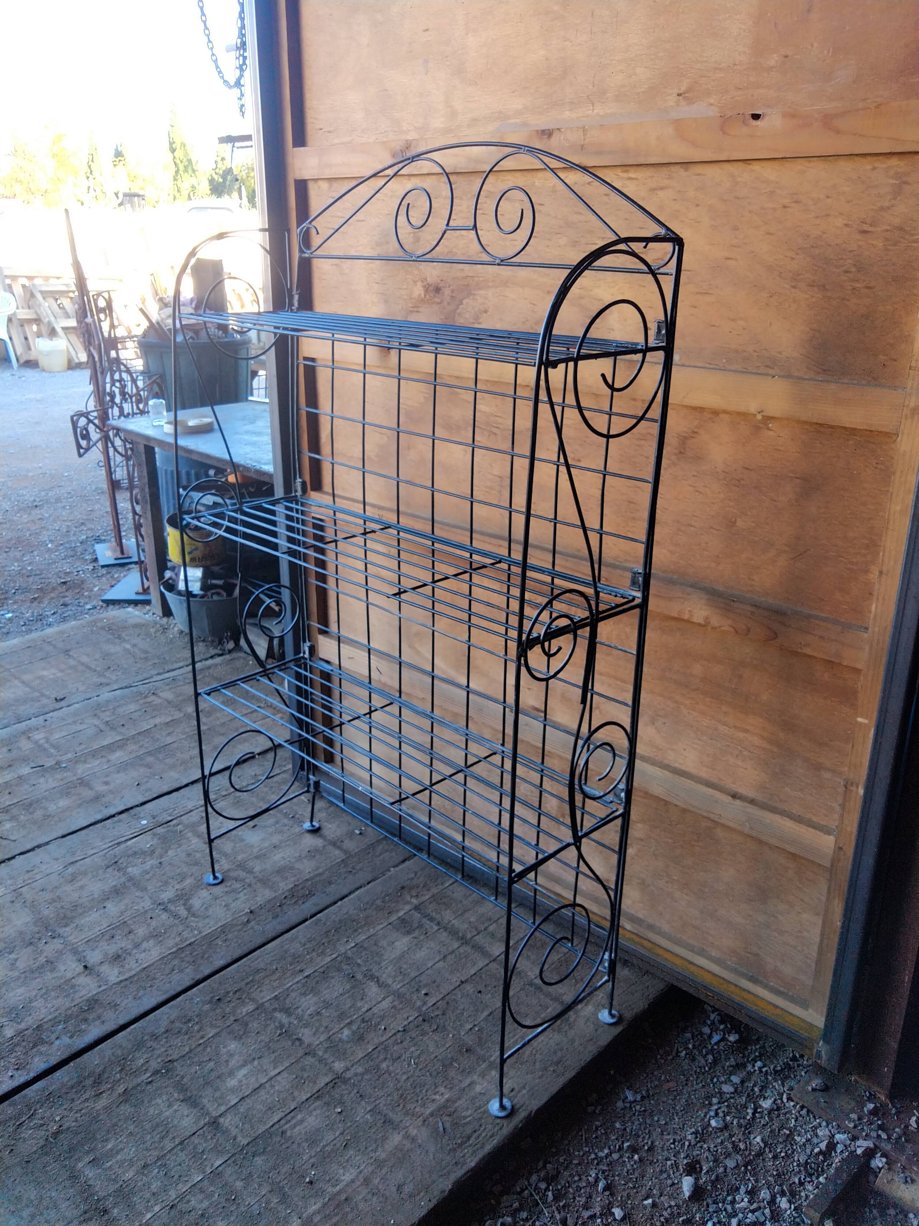 Bakery shelf