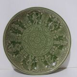 Assiette émaillée thai celadon , poterie vert jade