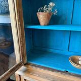 Old 2-body display case