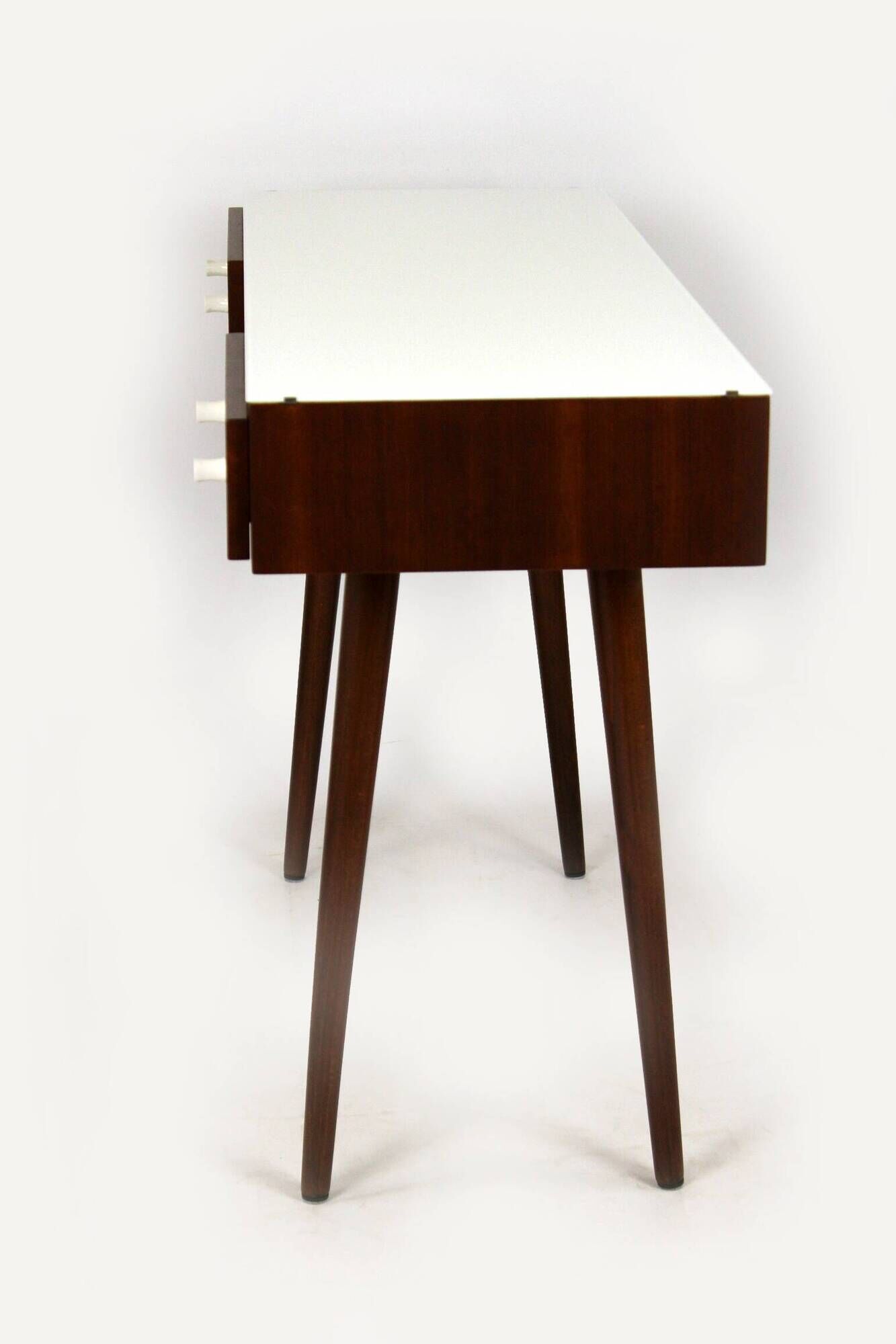 Bureau restauré du milieu du siècle par Up Zavody, années 1960