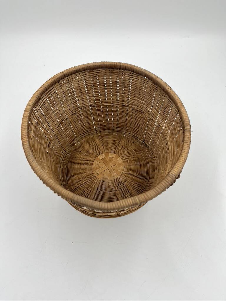 Wicker plant pot