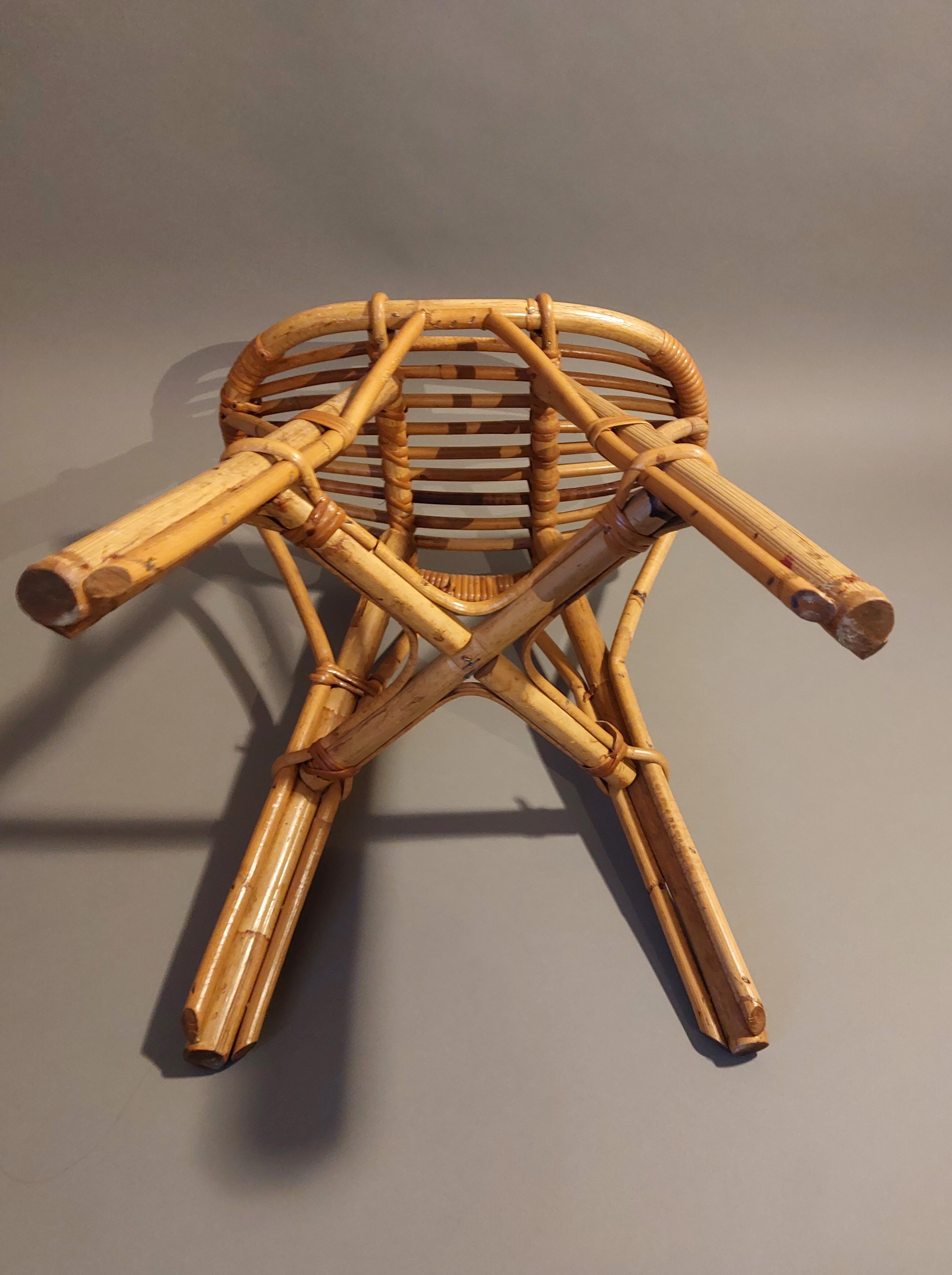 Vintage rattan stool 1960/1970.