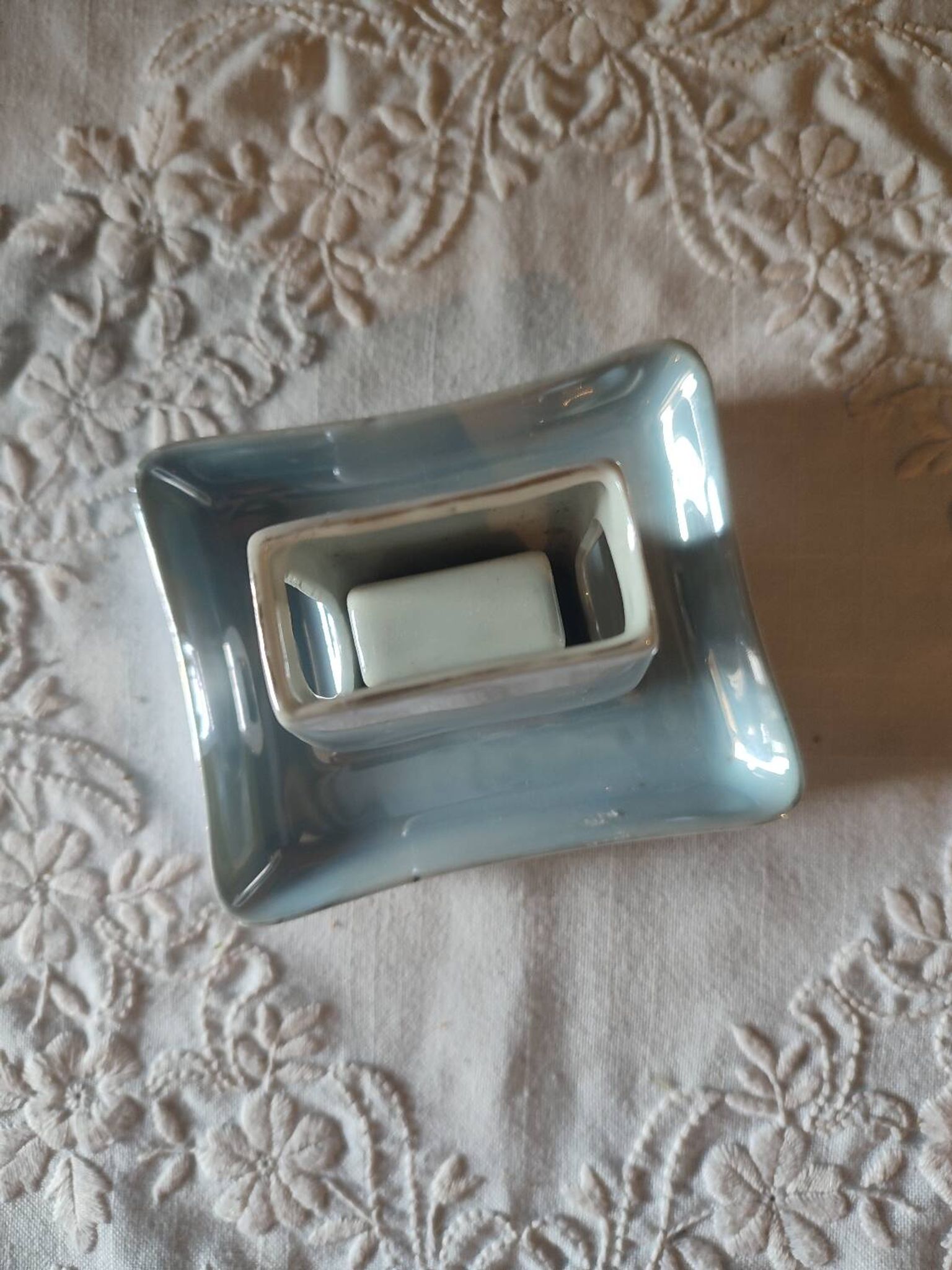 Cendrier Victoria China Czechoslovakia bleu nacré