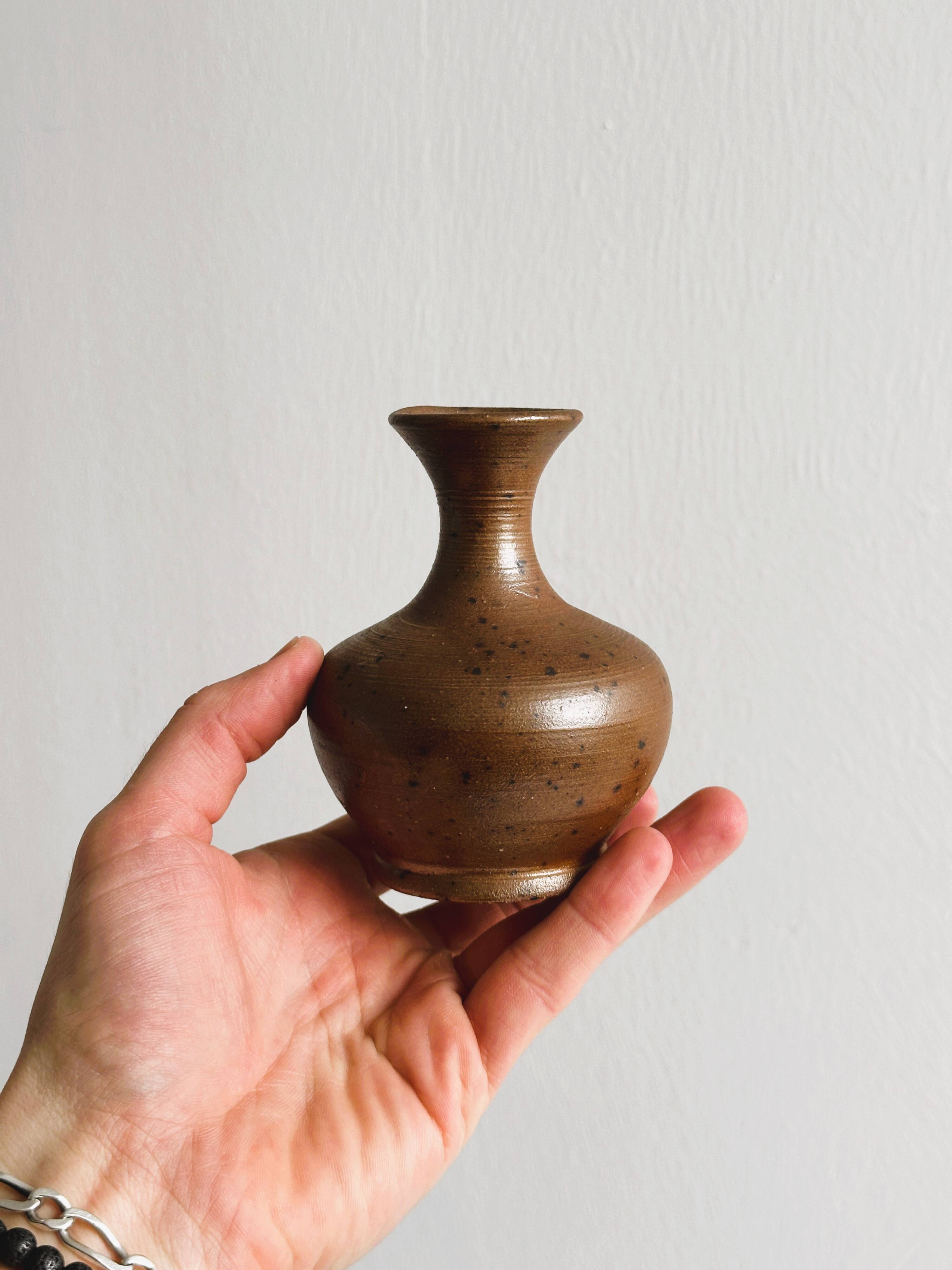 Small sandstone vase, old soliflore