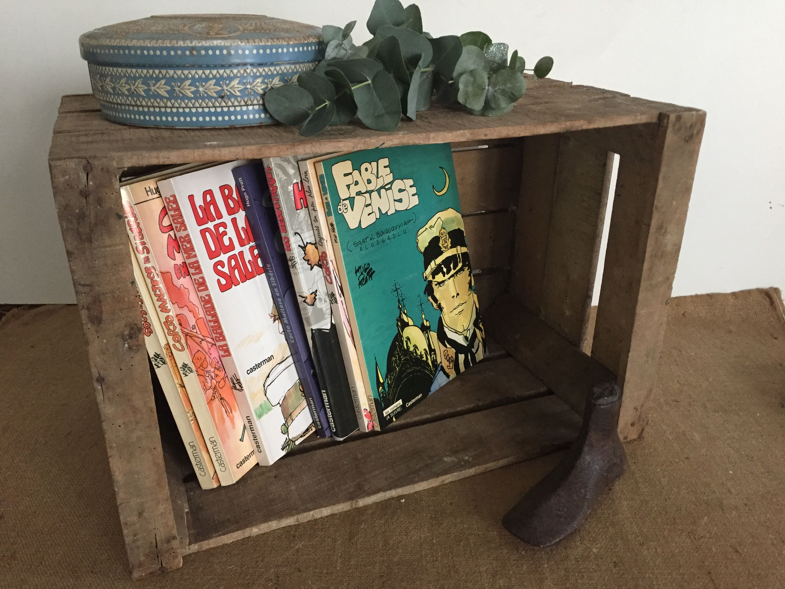 Case of apples, wooden crate