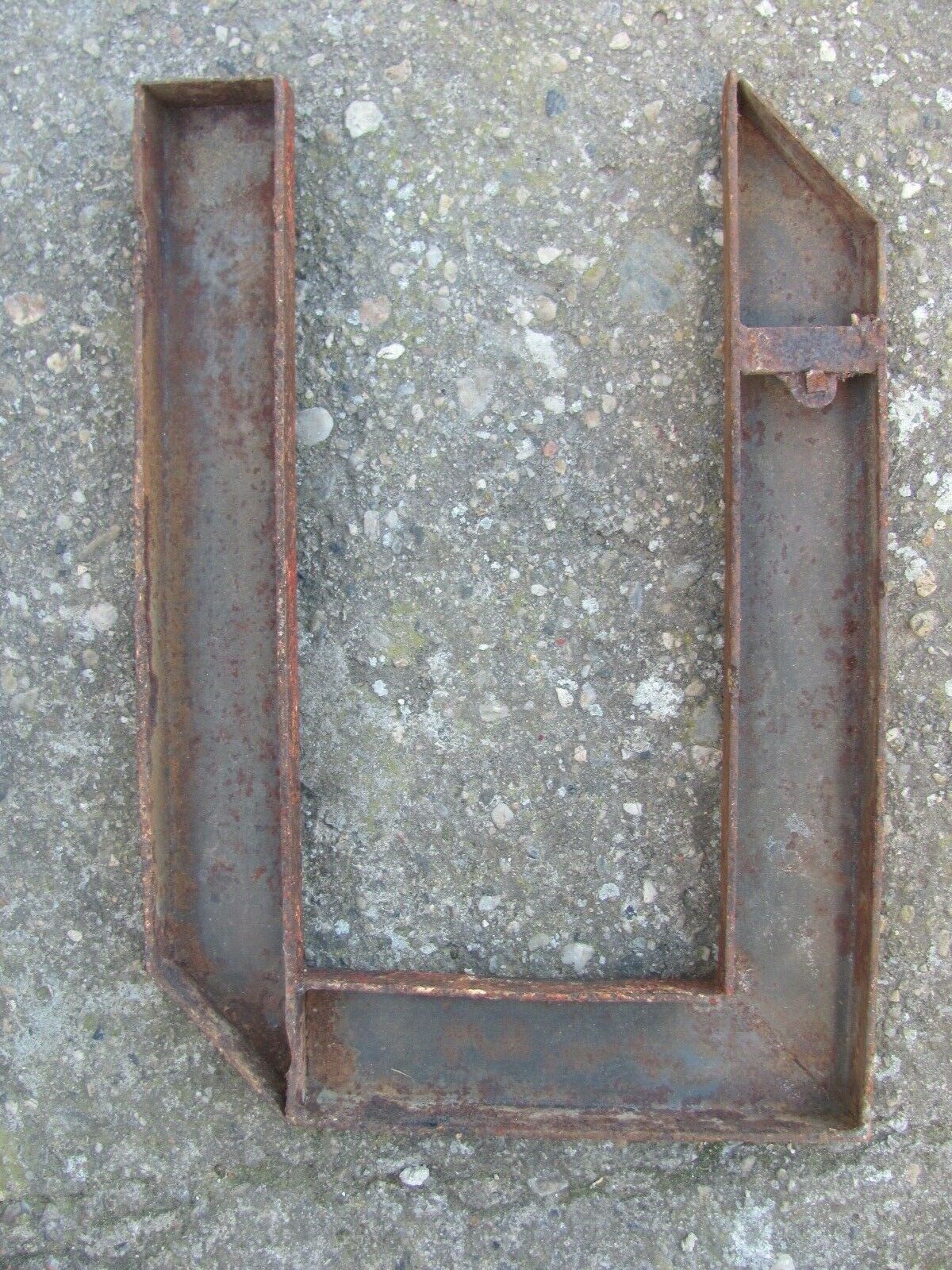 Letter sign - U - red