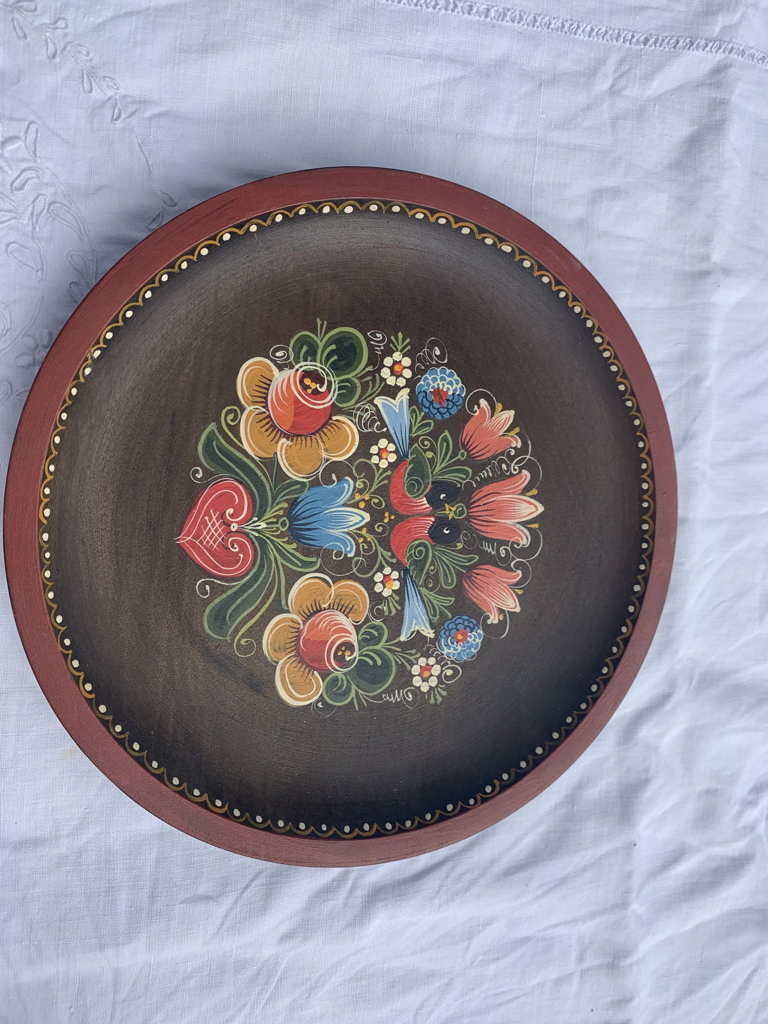 Assiette en bois peinte à la main de karnten Autriche vintage