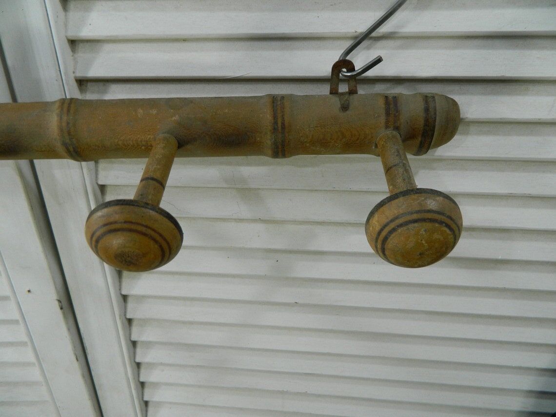 Old coat rack with 5 hooks, wooden.