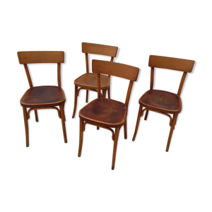 lot de quatre chaises