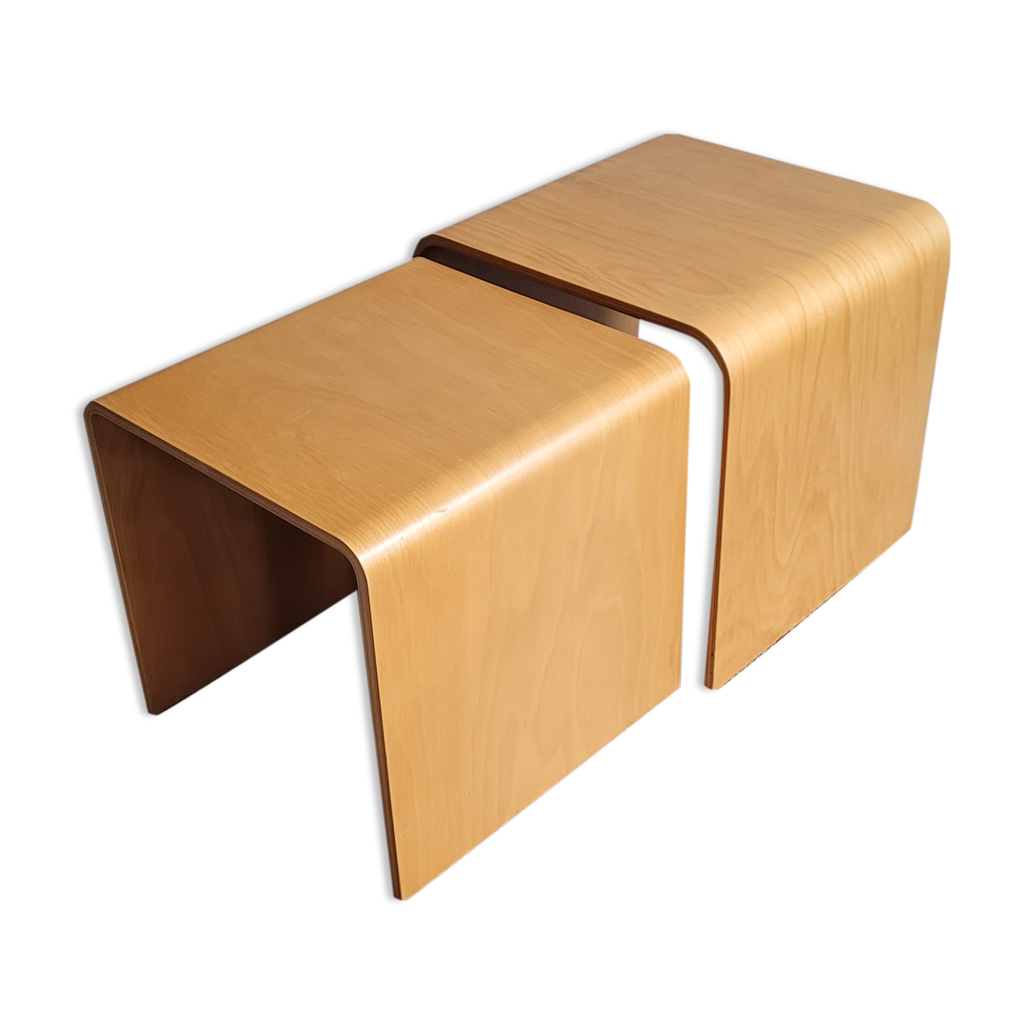 Set of two nesting tables