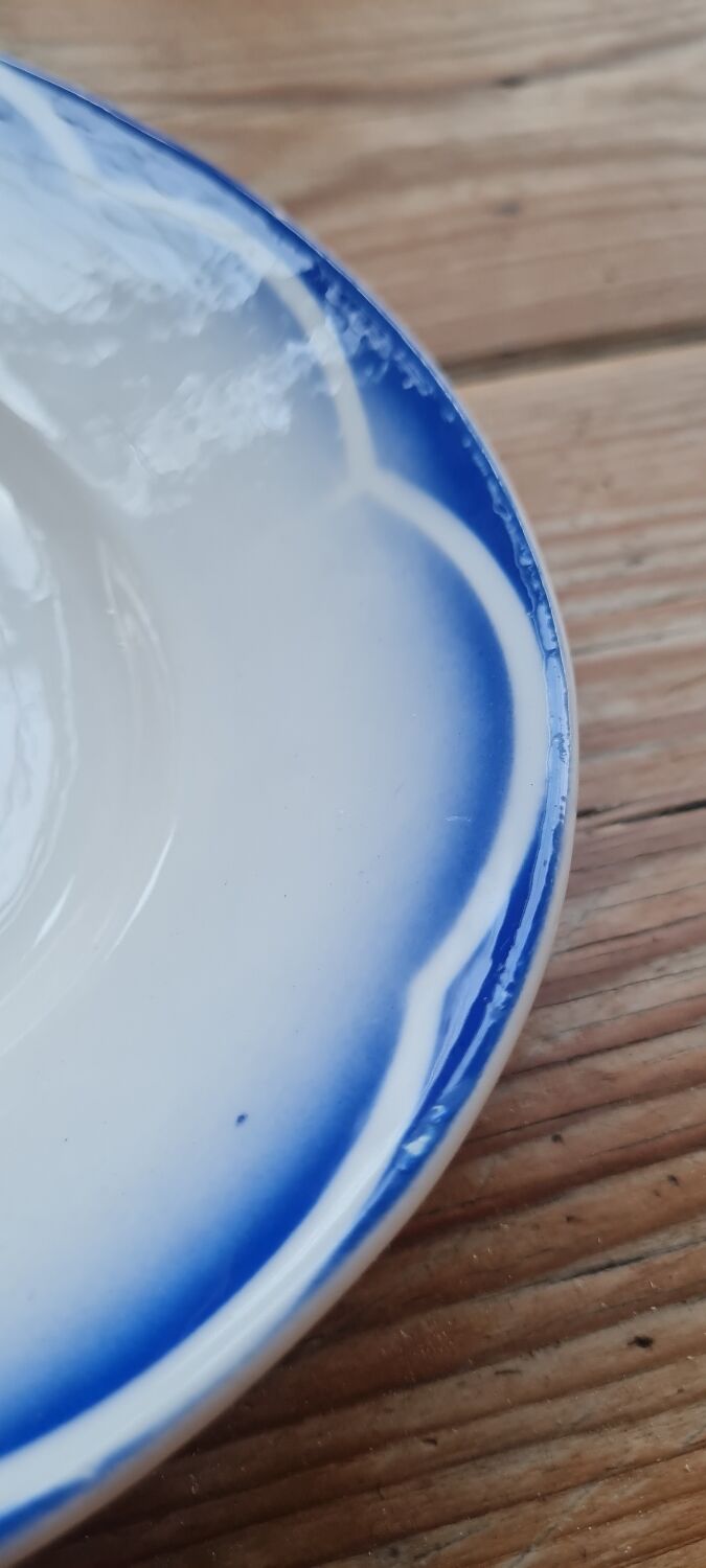 Digoin serving dish