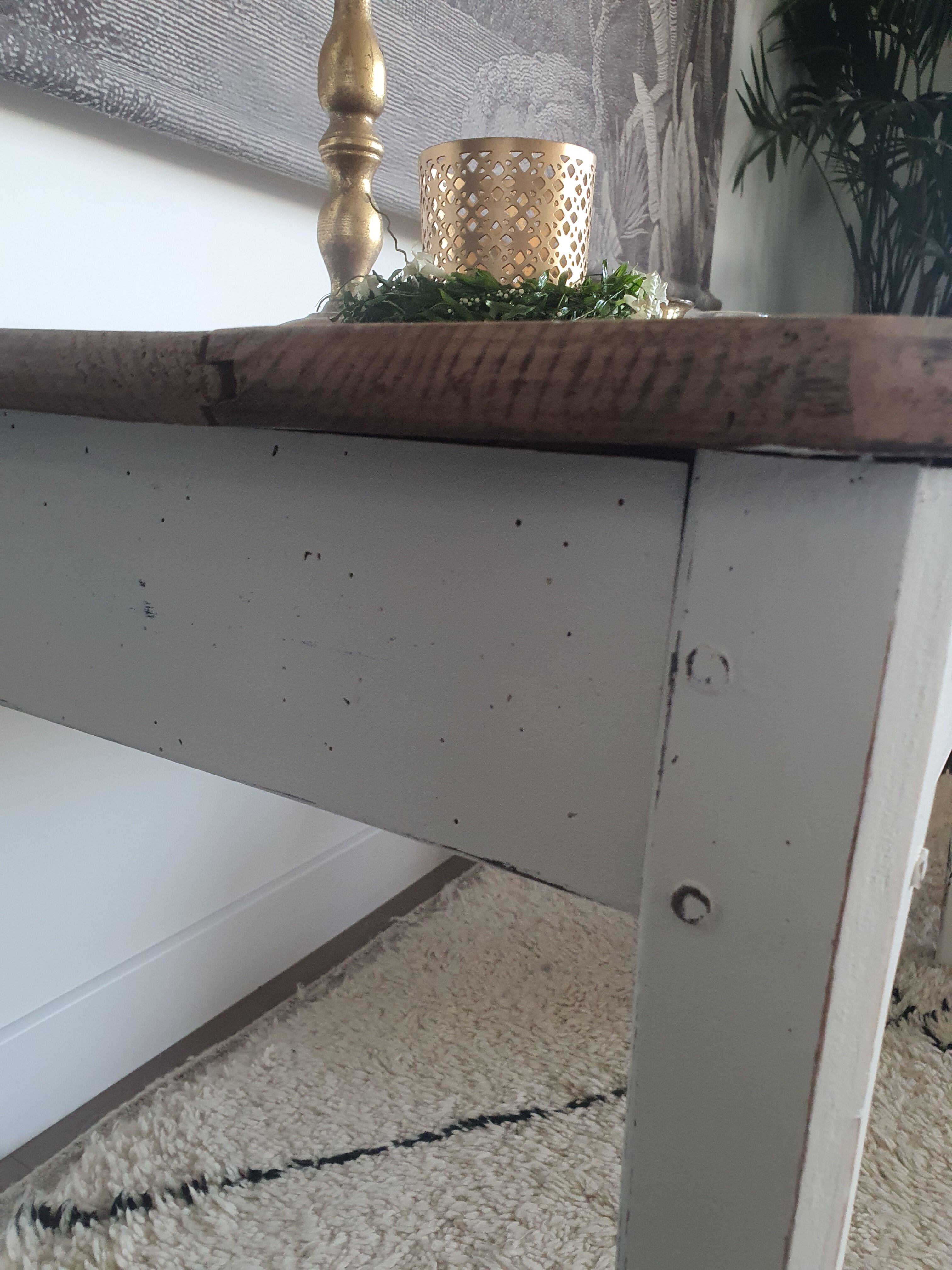 Firm style coffee table