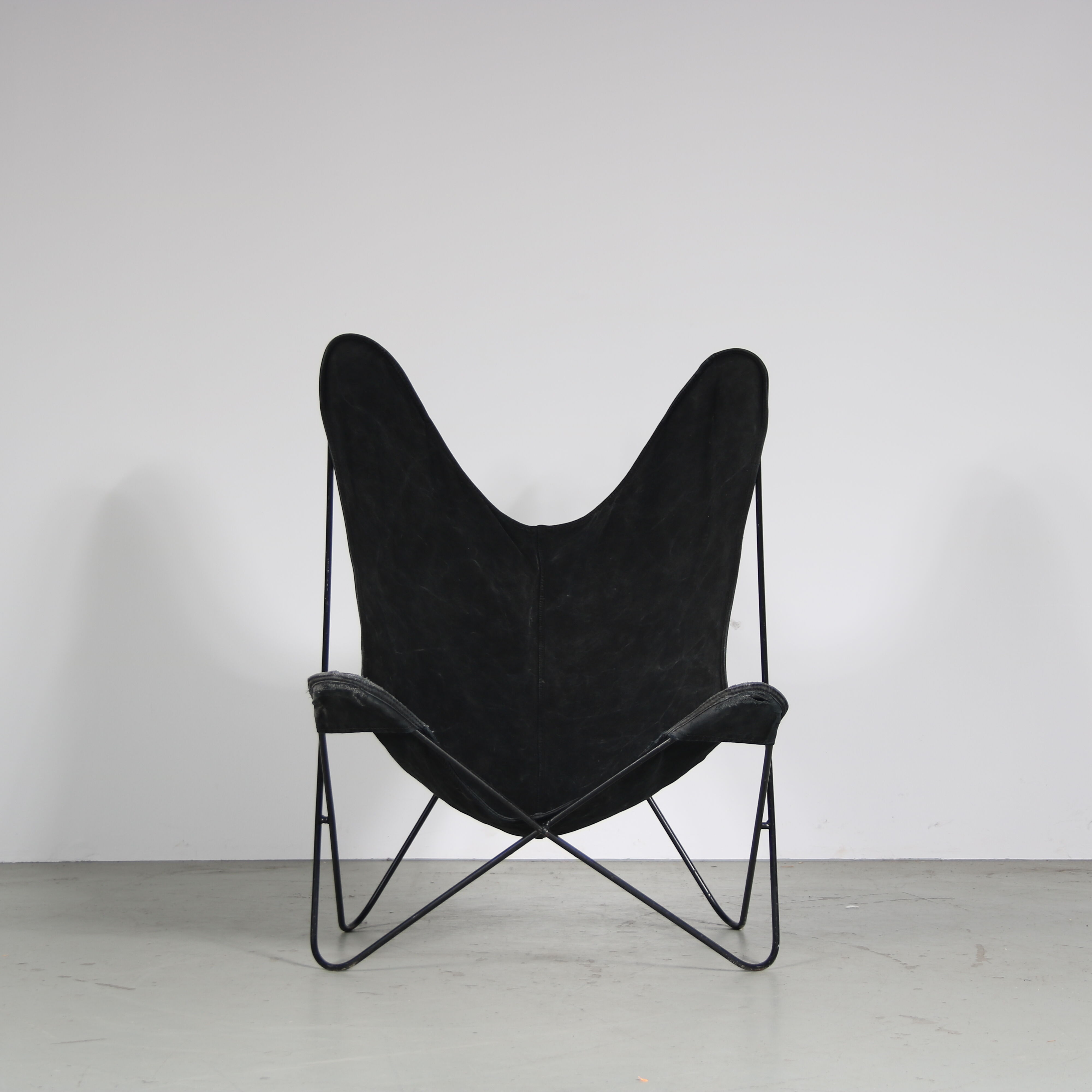 1950 “Butterfly” chair for De Beijenkorf, Netherlands