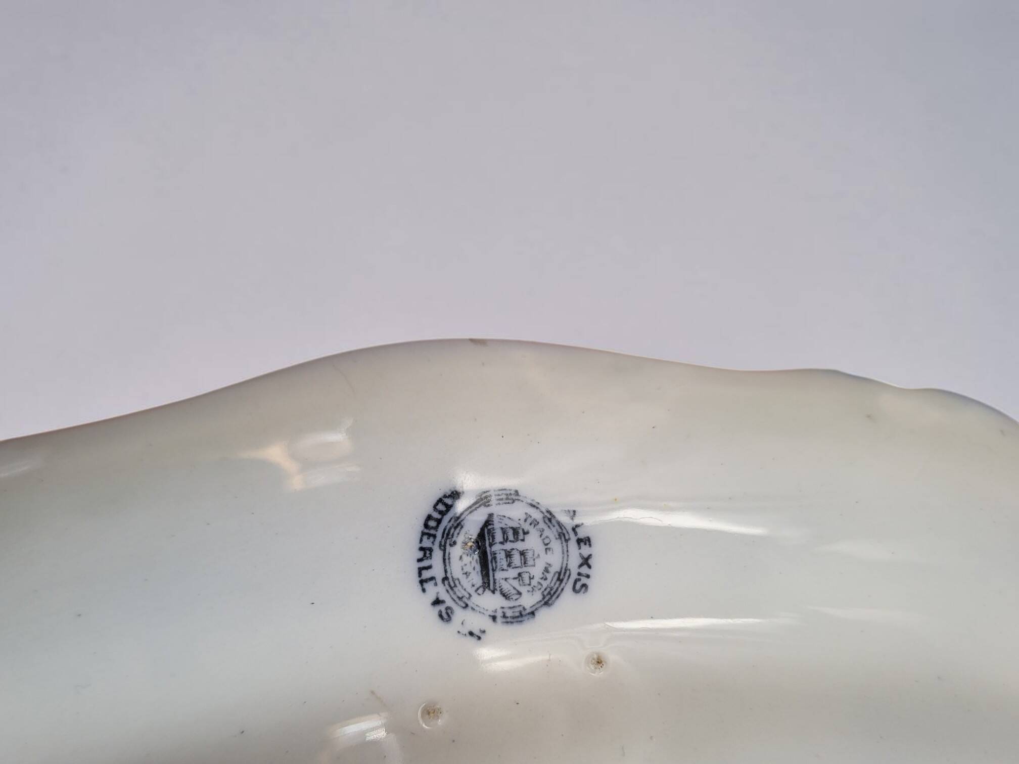 2 plats "Alexis" en porcelaine Adderleys