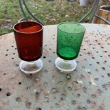 11 wine or aperitif glasses, 6 green and 5 red vintage 1970