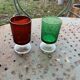11 verres a vin ou aperitifs, 6 de couleur verte et 5 de couleur rouge vintage 1970