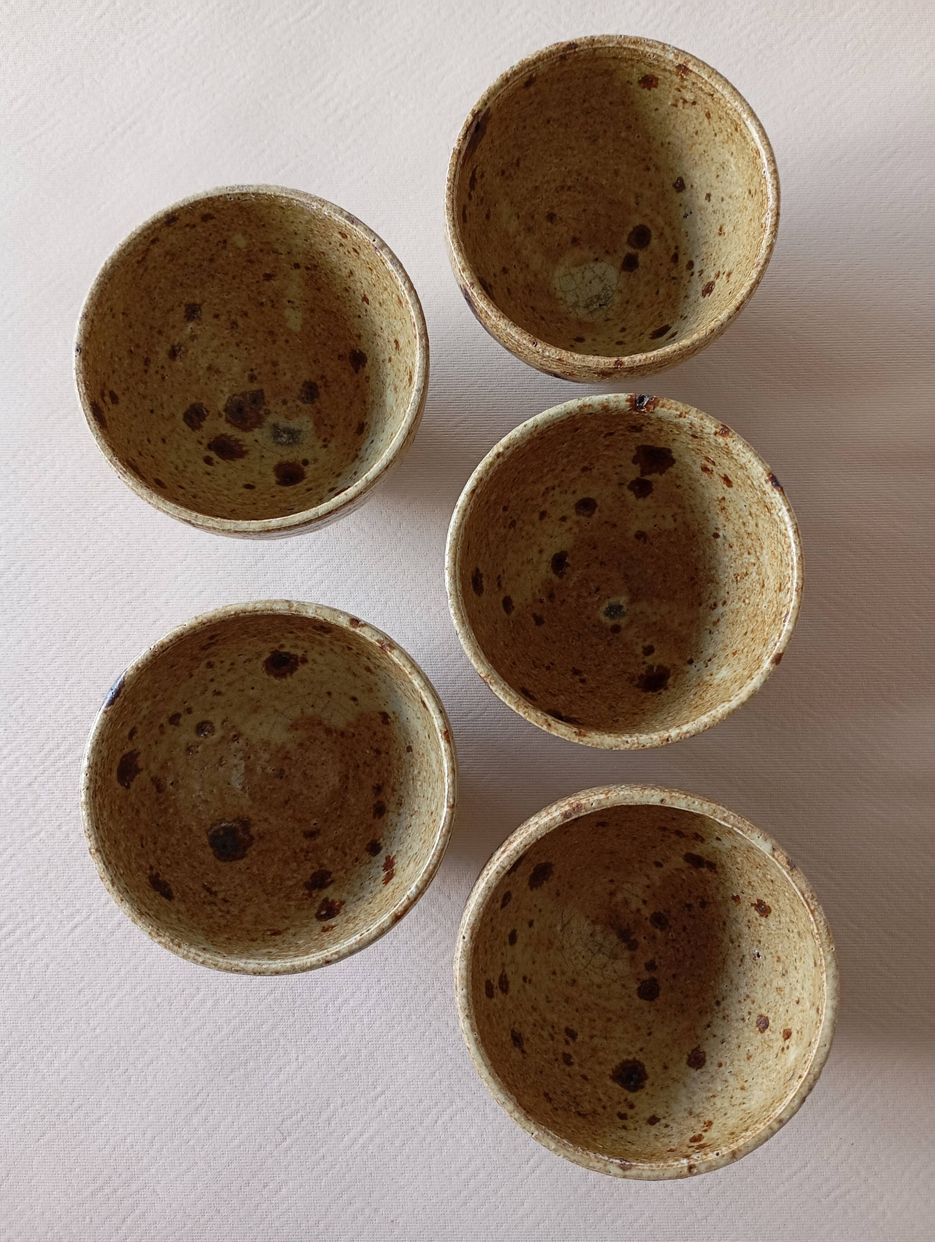 5 stoneware tea bowls