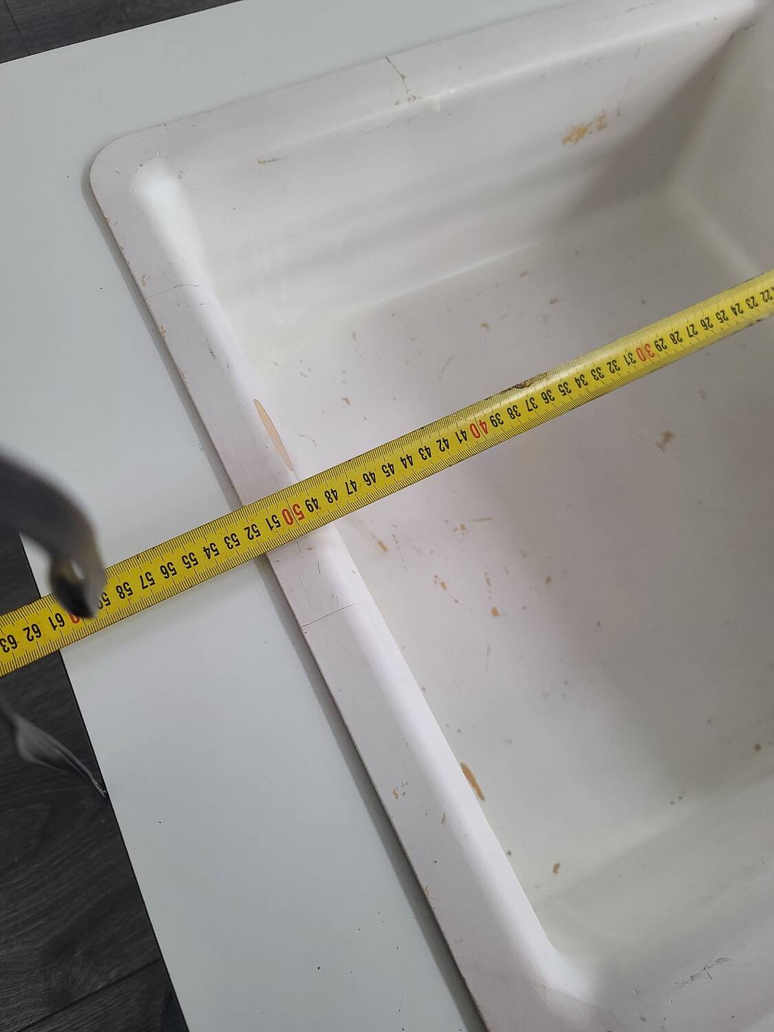 Vintage plant pot with metal base