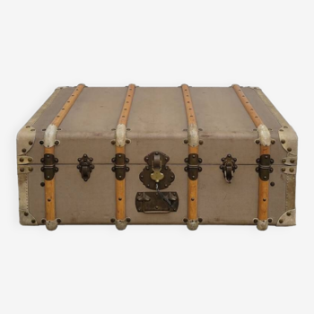 Old suitcase travel trunk early 1900s