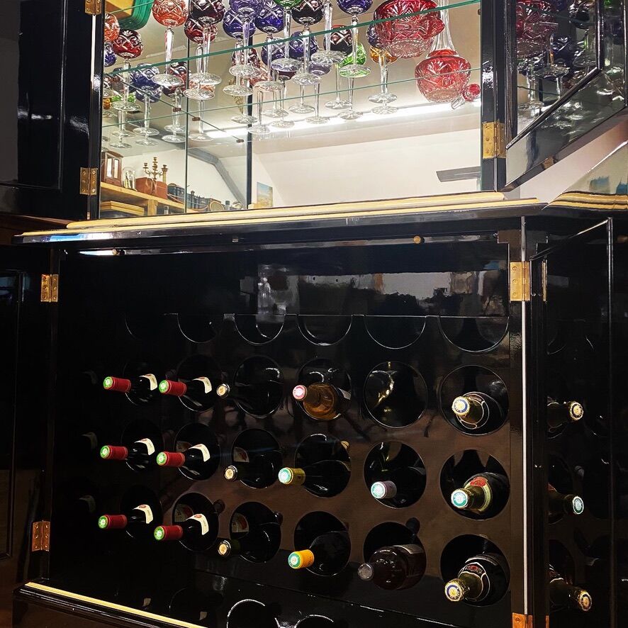 Meuble cave a vin art déco laqué noir et ivoire