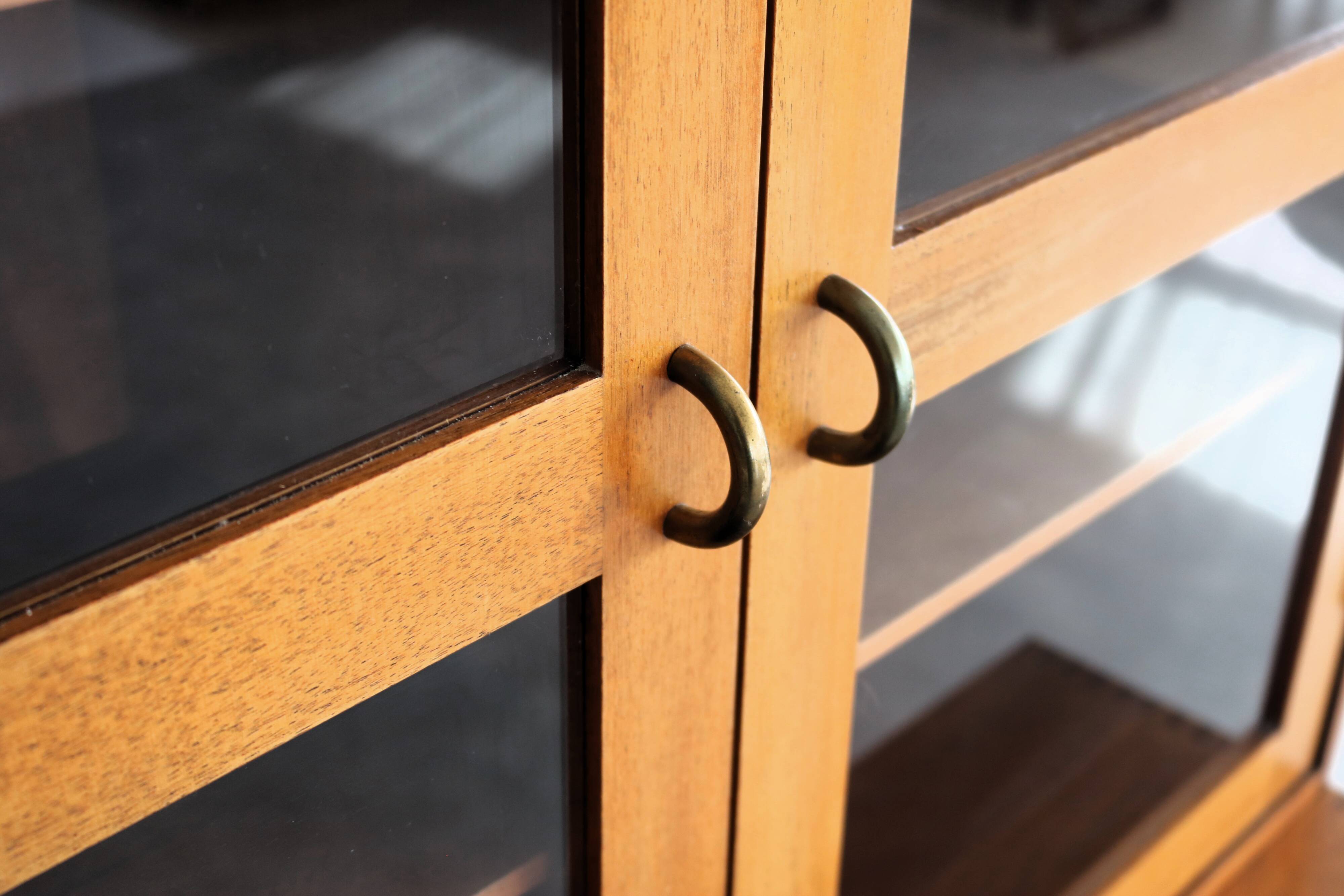 vintage wall cabinet | display cabinet | C. Hvidt