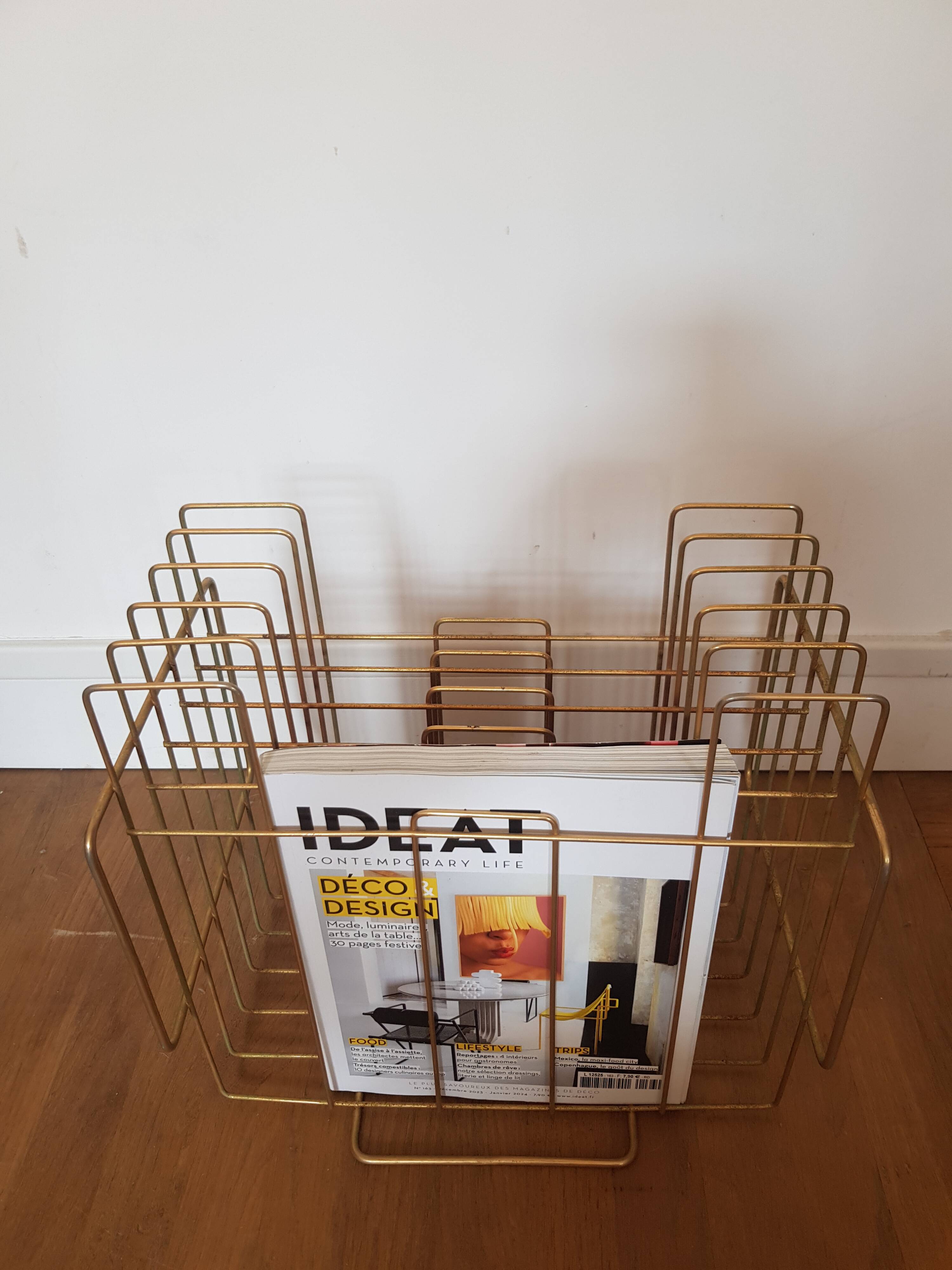 Magazine rack or vinyl rack