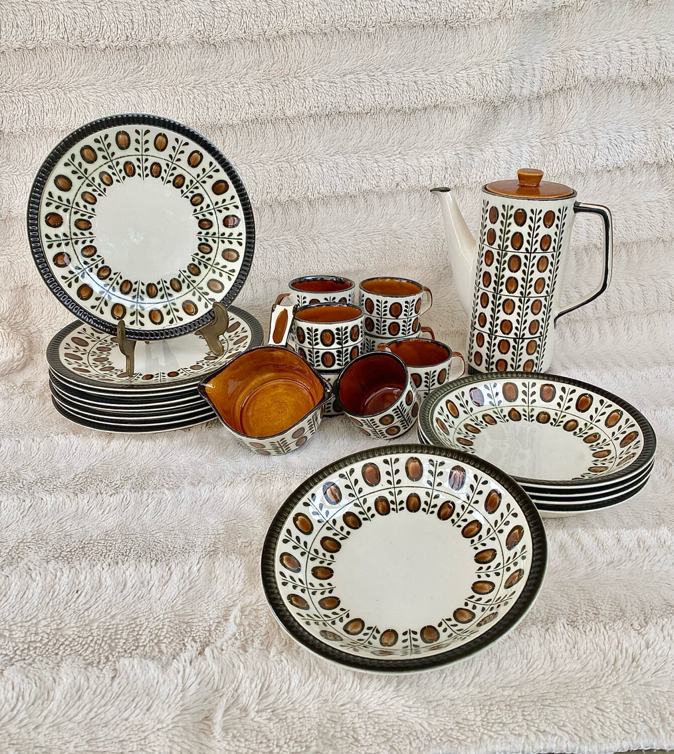 Boch service La Louvière walnut model